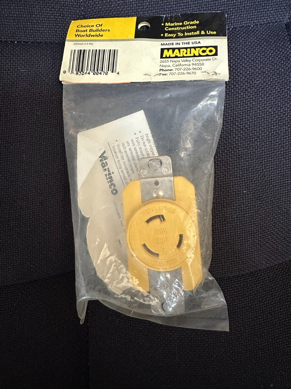 MARINCO DOCK RECEPTACLE 20A / 125 V - 3 WIRE LOCKING - 205CRR
