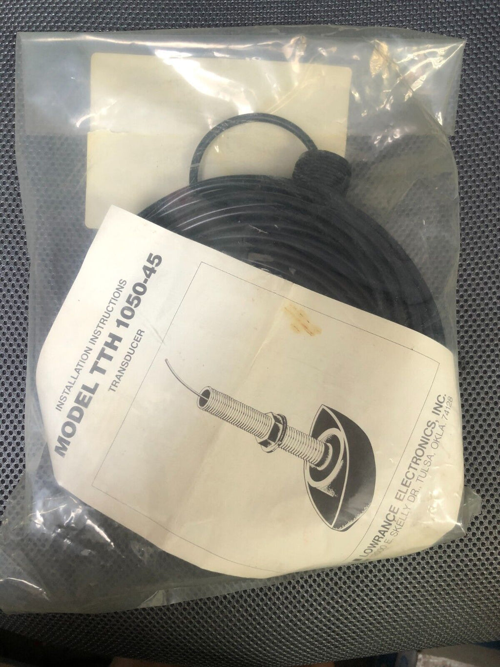 LOWRANCE TTH 1050-45 TRANSDUCER PLASTIC THRU HULL MOUNT 
