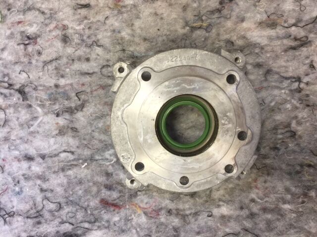 New F2A615144, 2A615144 Crankshaft Bearing Cage, Chrysler