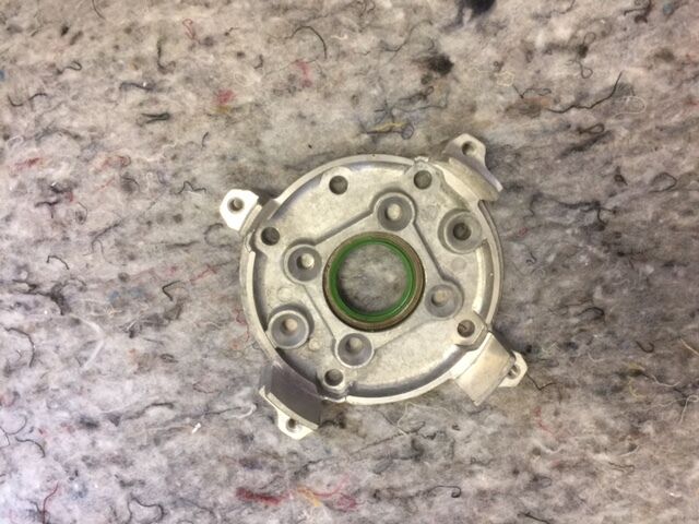 New F2A615144, 2A615144 Crankshaft Bearing Cage, Chrysler