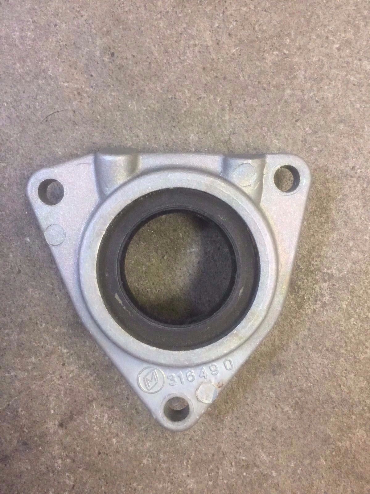 New 0384559, 384559 OEM OMC, Johnson, Evinrude Motor Retainer & Seal Assembly