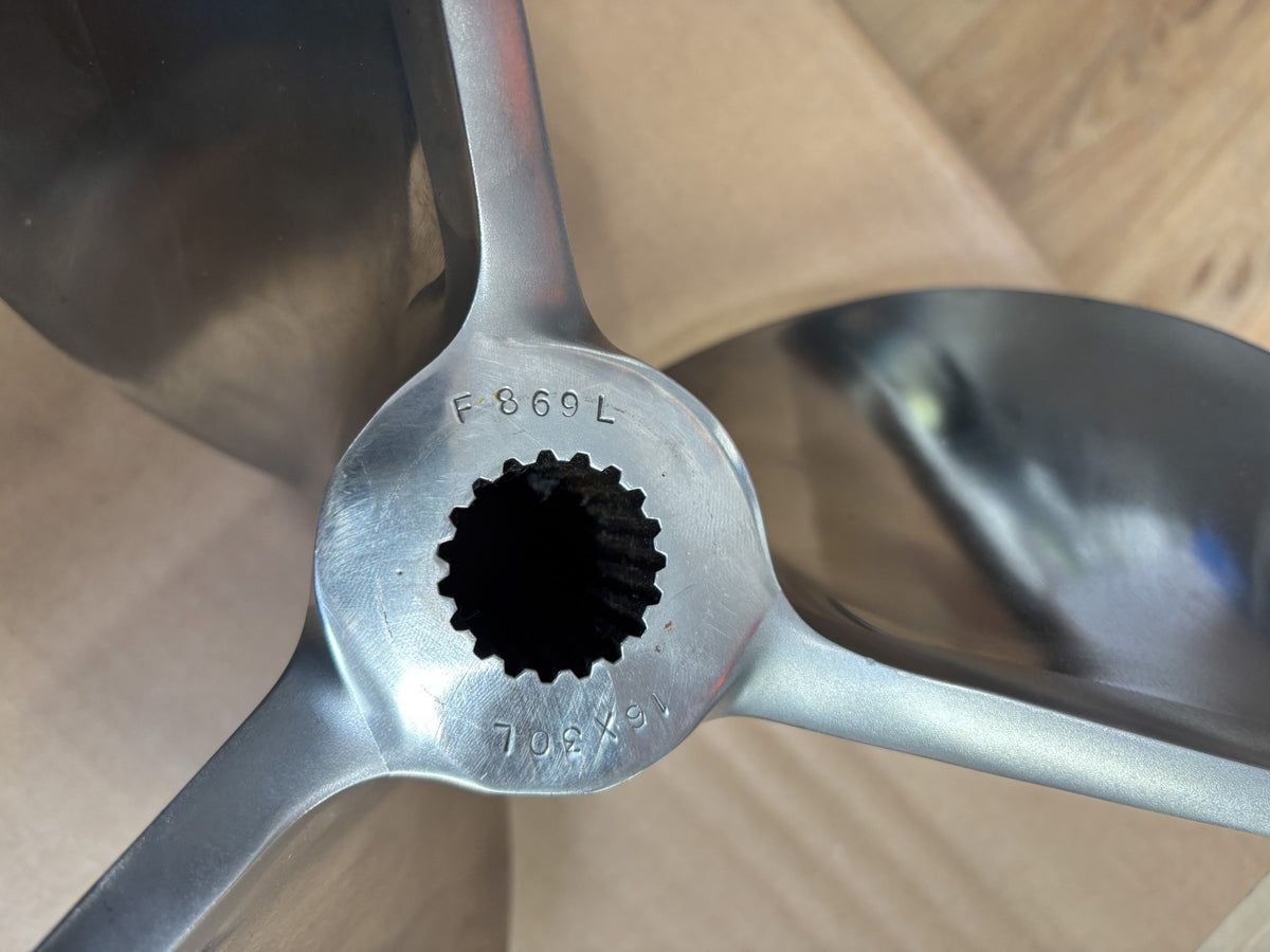 Mercury Racing F869L (15x30L)