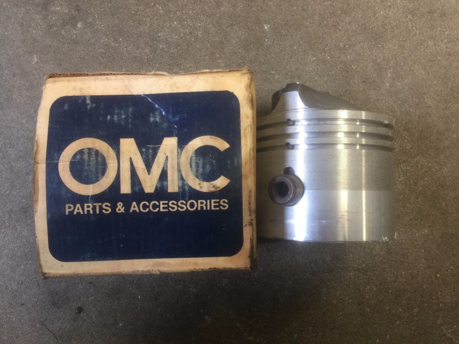 New 0385282, 385282 OEM OMC, Johnson, Evinrude Outboard Piston.