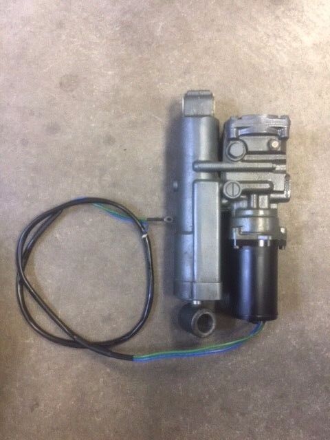 69W-43800-00-8D OEM Yamaha 50, 60 HP, Power Trim and Tilt Assembly