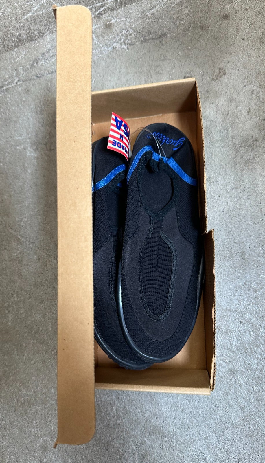 MEN'S WATER SHOE SIZE 8 BLACK/BLUE - GURKEE'S - MADE IN THE USA