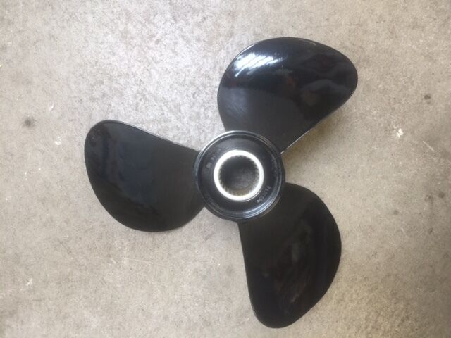 New 583618, VOL853618, 854829 OEM Volvo Penta 3 Blade Propeller,  B8
