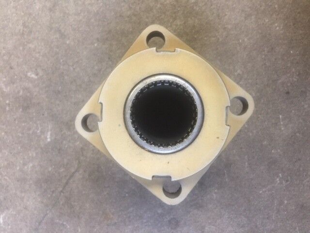 New OEM OMC, Johnson, Evinrude 984462, 0984462 Bearing Housing