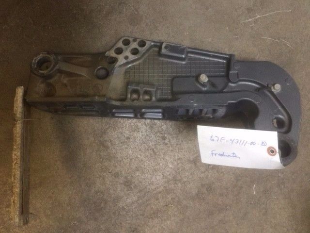 67F-43111-00-8D Yamaha Port Clamp Bracket, F75, F90, 4 Stroke Outboard