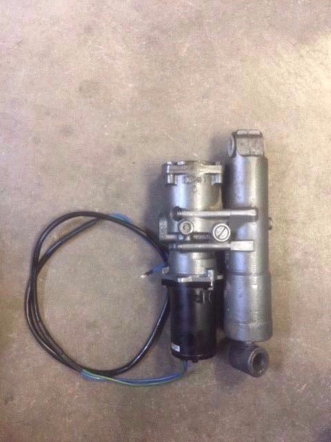 69W-43800-00-8D OEM Yamaha 50, 60 HP, Power Trim and Tilt Assembly