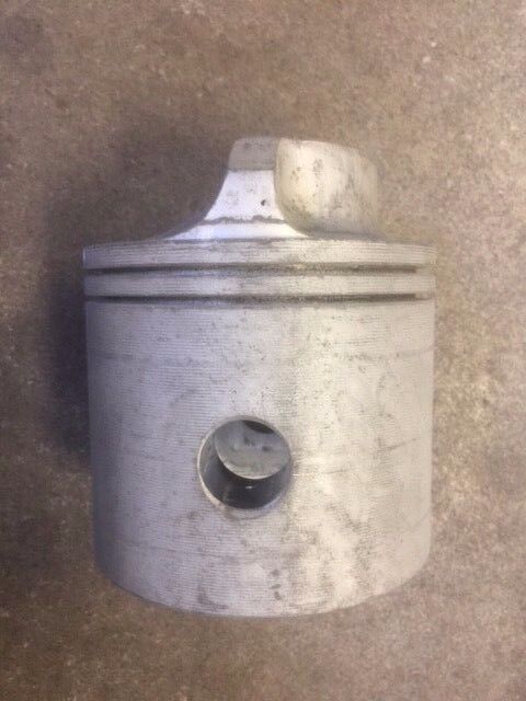 New 700-817988A 2, 700-834795A 1, OEM Quicksilver, Mercury Piston Kit