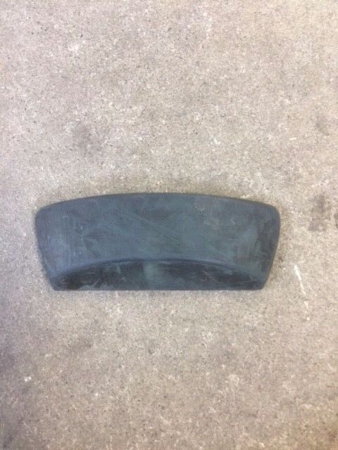 New 0909512, 909512 OMC, Johnson, Evinrude Pivot Cap Bumper