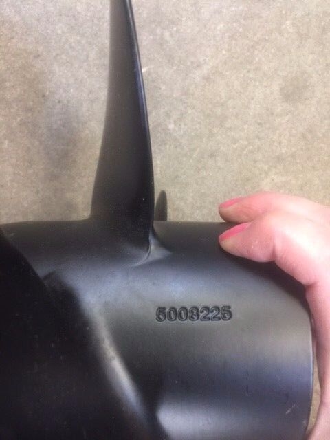 New 5008225 4 Blade Evinrude Aluminum Propeller, 11 X 7