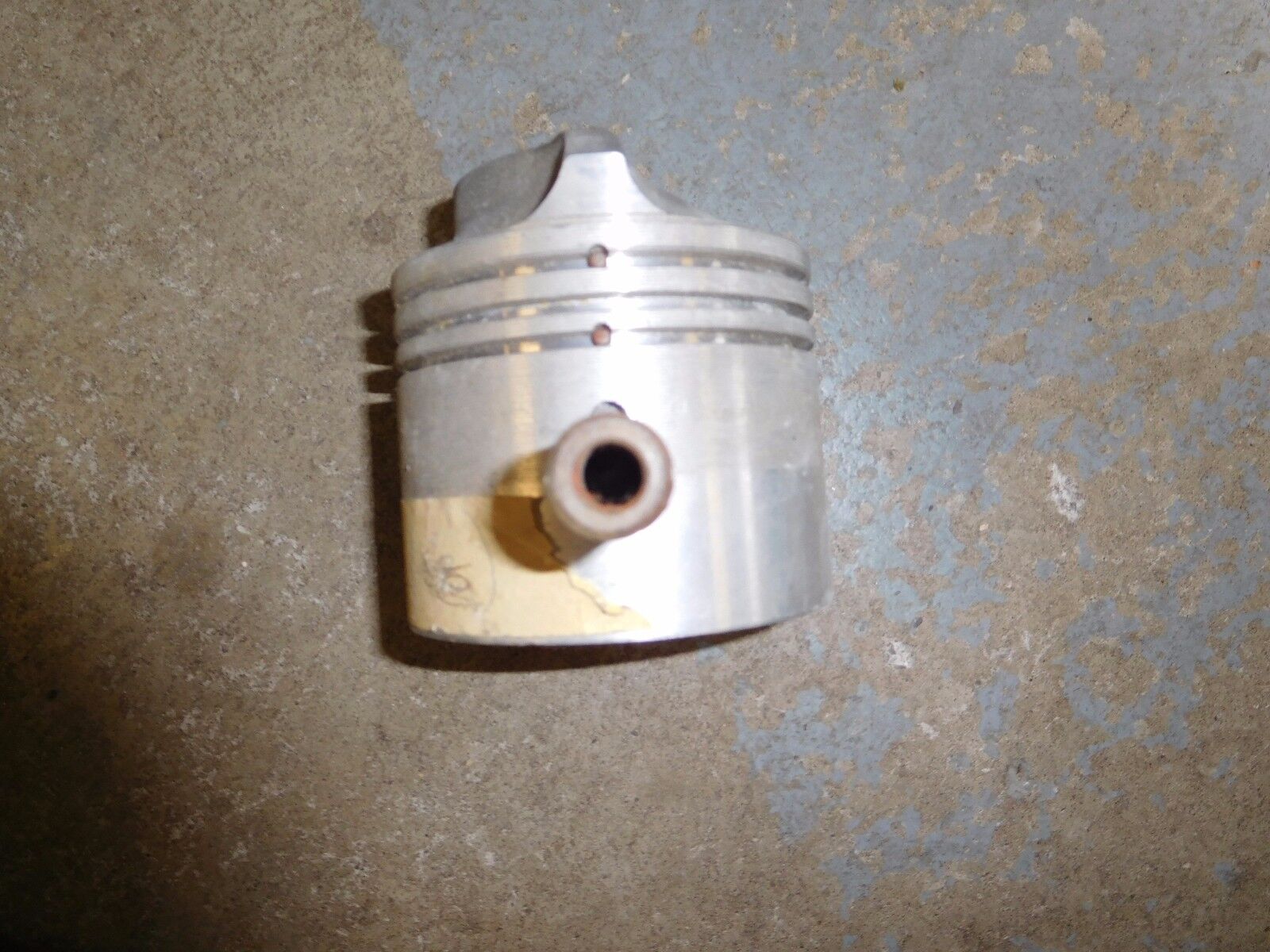 New OMC, Johnson, Evinrude Outoboard Piston 385282, 0385282