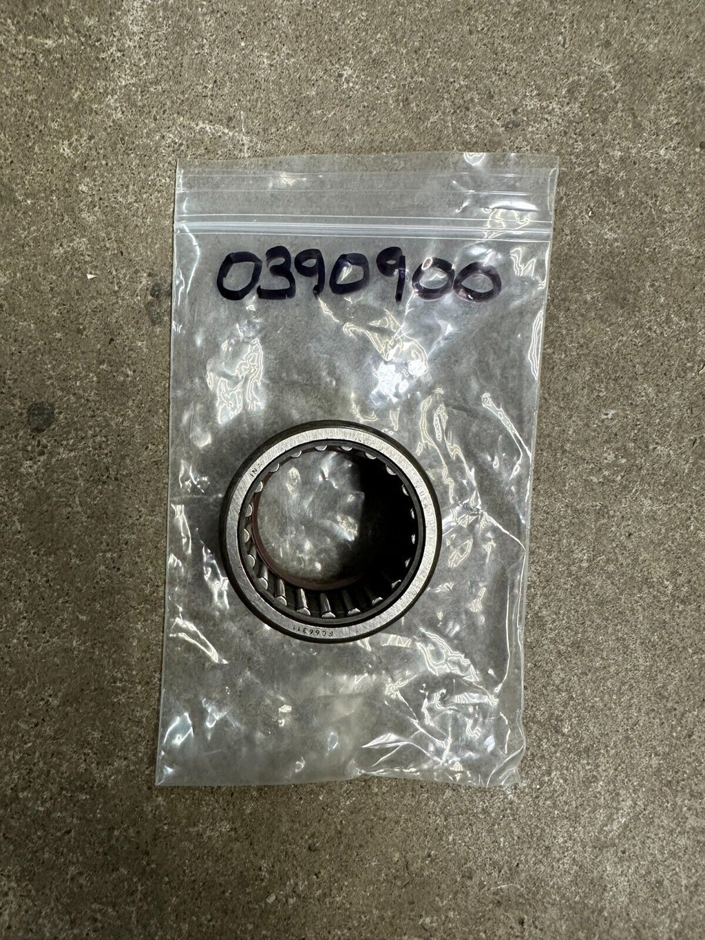 390900, 0390900 OMC, JOHNSON, EVINRUDE, CRANKSHAFT BEARING