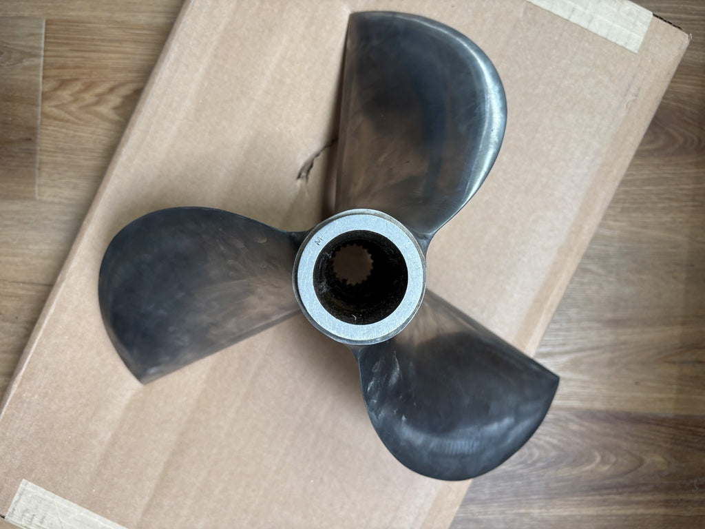Mercury Racing F869L (15x30L)